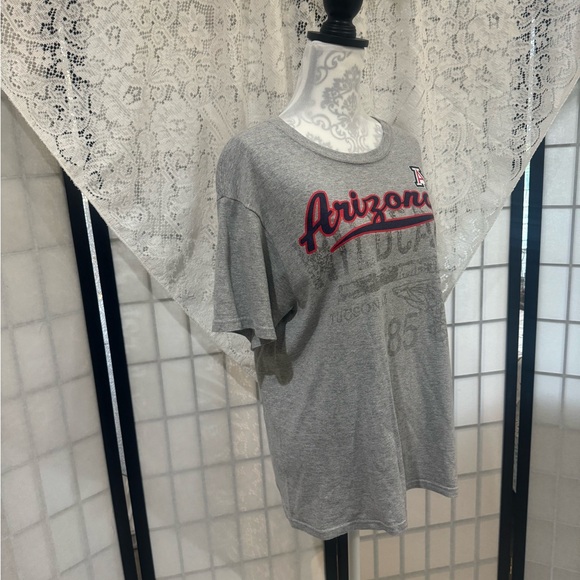 Official University of Arizona Wildcats Short Sleeve T-Shirt Size M Gray GUC - Picture 5 of 12